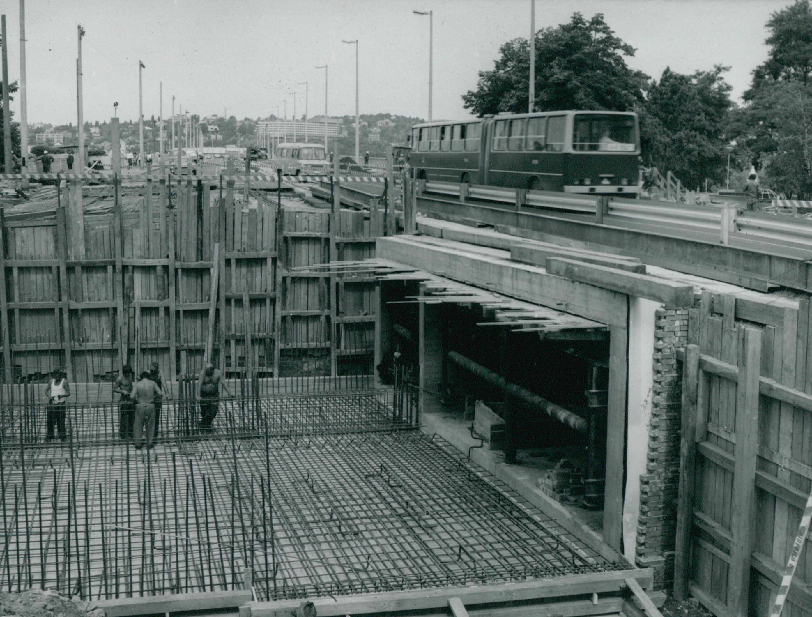 A Margit híd  aluljárójának alapozása a pesti hídfőnél
