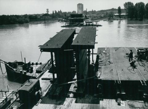 A szegedi új Tisza-híd (ma Bertalan híd) építése