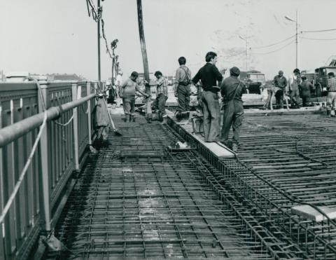 Petőfi híd aszfaltburkolatának felújítása.