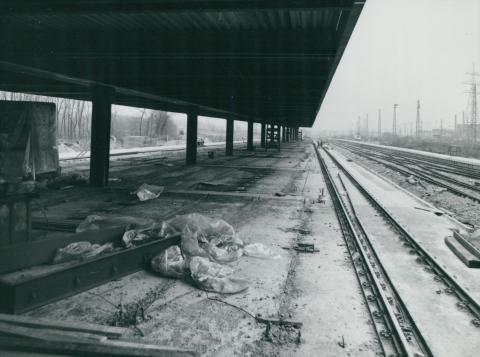 A Kőbánya-kispesti MÁV-METRO állomás peronjának építése