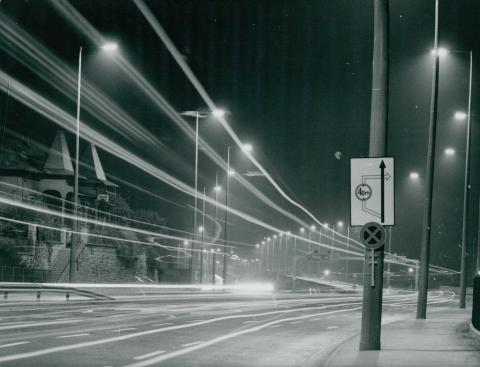 Az M1-es és M7-es autópálya bevezető szakaszának világítása az Osztapenkónál