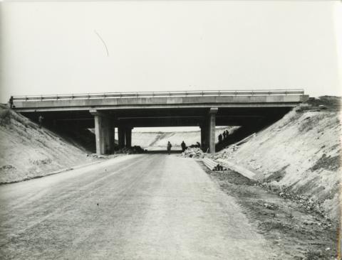 Az M1-es autópálya Bicskétől Tatabányáig tartó szakaszának hídjai