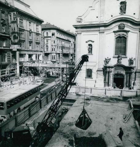 A Ferenciek téri metróállomás építése