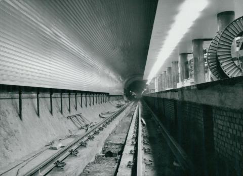 A Deák téri metró mélyállomásának építése