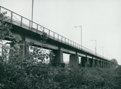 A kiskörei vasúti-híd építése