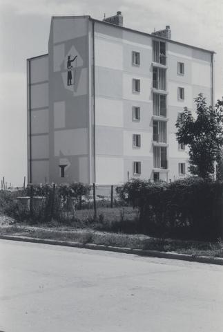 Készülő lakóépület Dunaújvárosban, a Nagy Imre úton