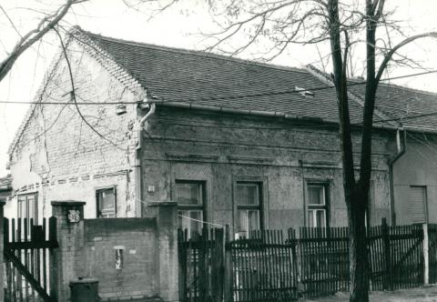 Állagvizsgálat során készült épület kép a XVIII. kerületi Kossuth Lajos utcában